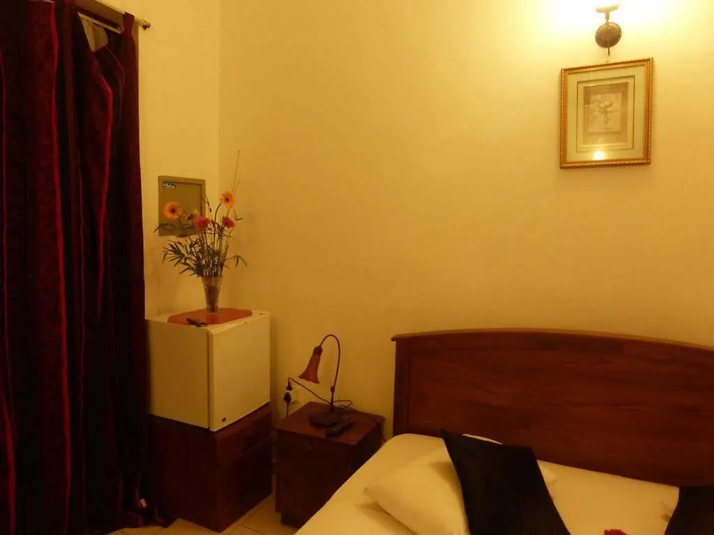 Snowdrop Hotel Negombo