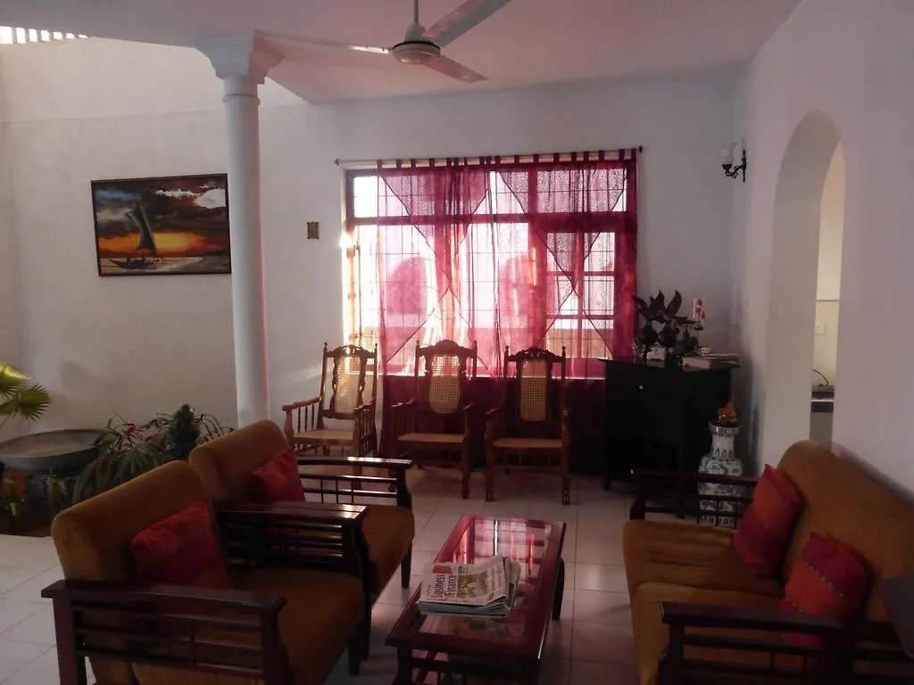 Guest house Snowdrop Hotel Negombo