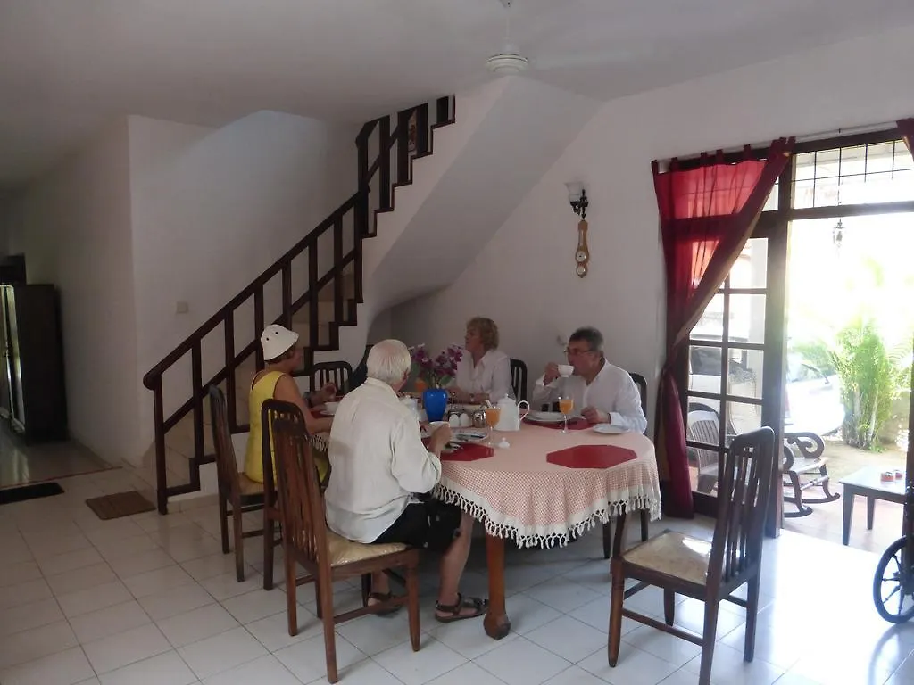 Snowdrop Hotel Negombo Guest house
