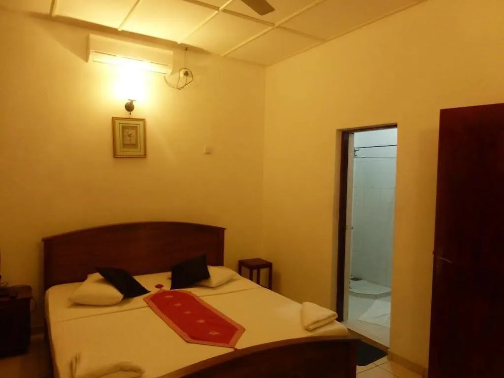 Snowdrop Hotel Negombo
