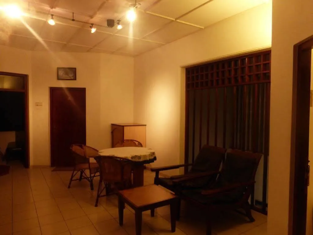 Snowdrop Hotel Negombo Guest house