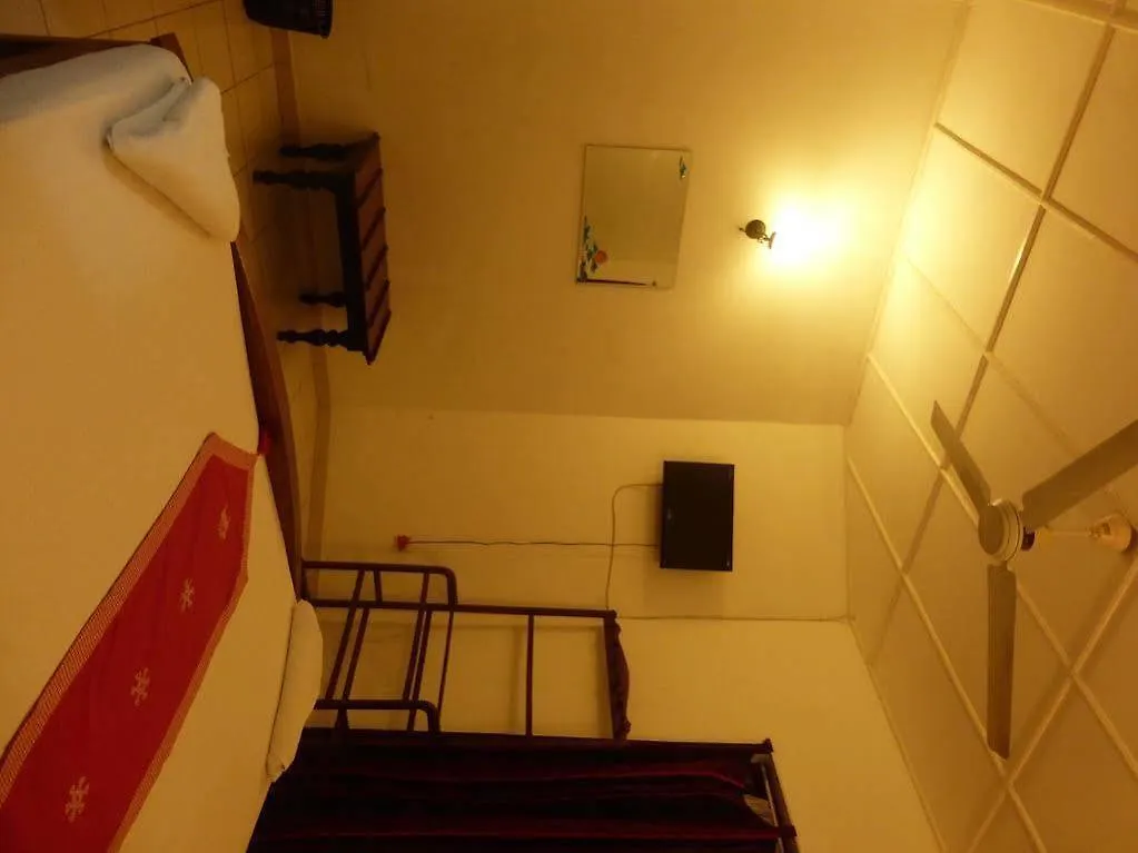 Snowdrop Hotel Negombo Guest house