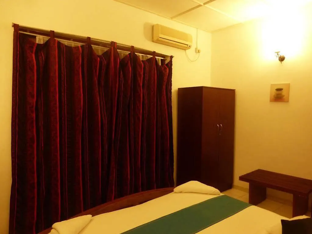 Snowdrop Hotel Negombo 0*,