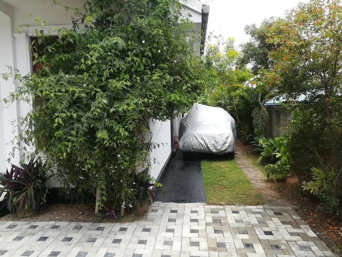 Snowdrop Hotel Negombo 0*,